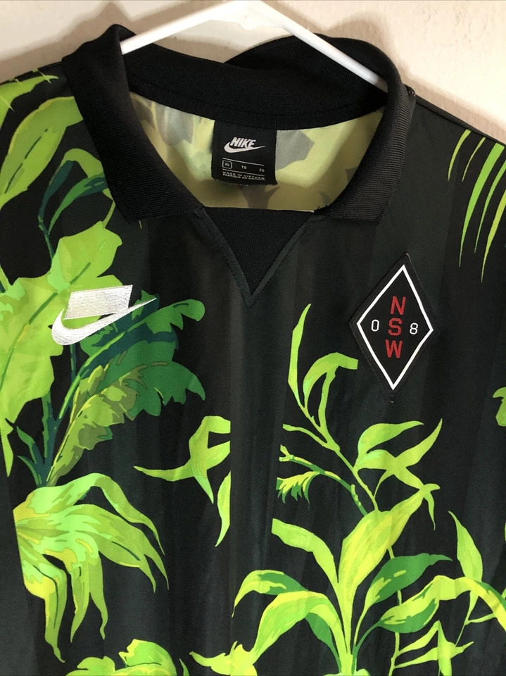 Camiseta de fútbol Nike NSW 08 floral hawaiana polo para hombre talla XL negra verde Foto 2 de 4