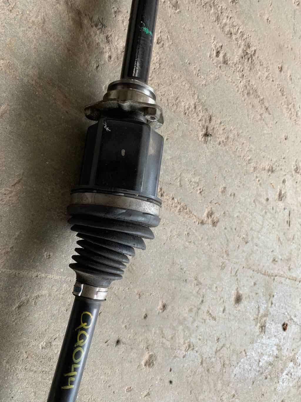 Axle Shaft MASERATI GHIBLI Left  FRONT 14-17