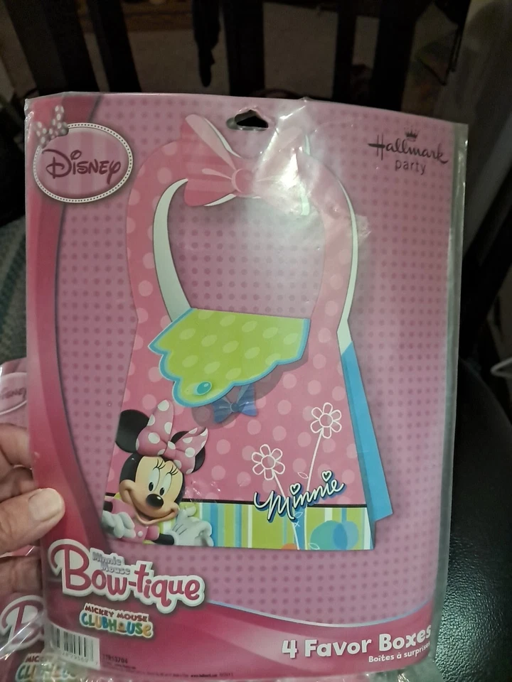Hallmark Party Disney Minnie Mouse Bow-tique Nuevo en Paquete Lote de 3 Cajas de Favoritos Total 12 Foto 3 de 4