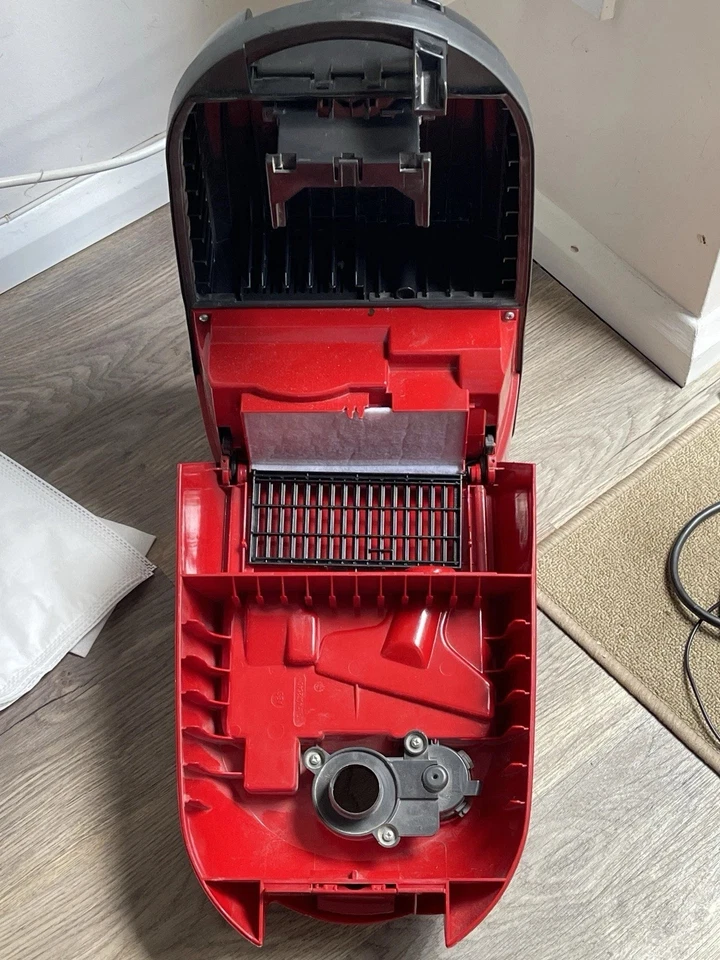 Miele Type S 251i Vacuum Cleaner AC 240V 50Hz 1100W Max 1200W - Image 2 of 3