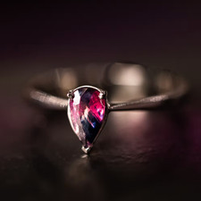 (NEU) Unikat + natürlicher Winza Saphir Ring...