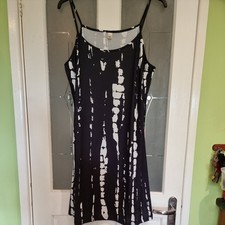Ladies black And whitePatterned Stretch Summer Dress Size 14-16