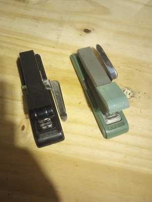 2 Vintage BOSTITCH B8 Standard Desk Stapler W/Staple Remover USA Works Green Blk