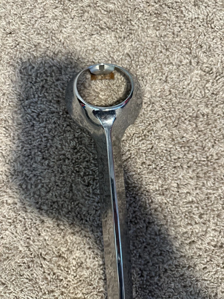 Paleta parrilla central Jaguar MK II (cromo) Foto 2 de 4