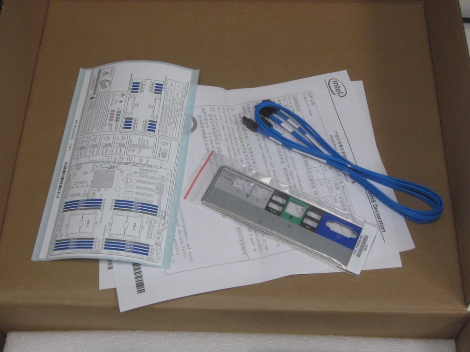 Intel Server Board S2600ST | SSI EEB | LGA 3647 | C624 | DDR4 mit IO-Blende - Bild 2 von 2