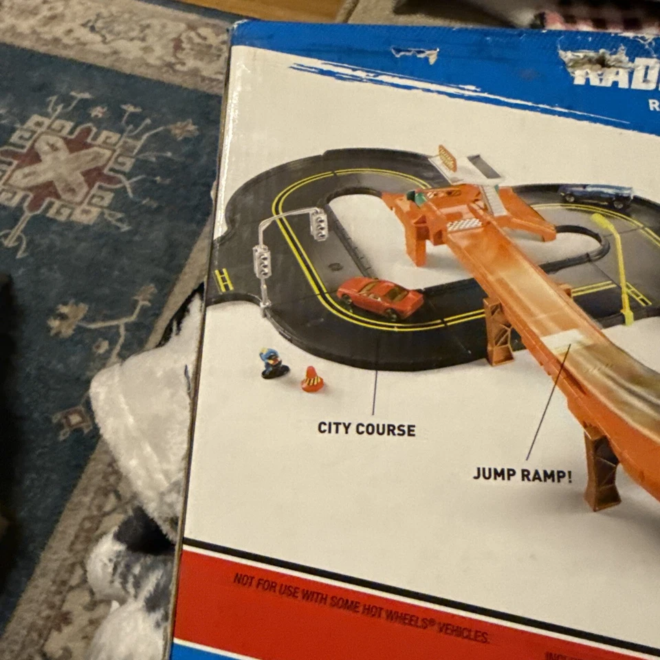 Juego Hot Wheels 2010 Radical Roadway: 1 vehículo, pistas y accesorios, nuevo en caja  Foto 4 de 4