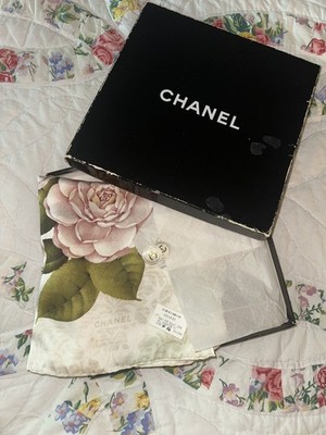 Vintage Chanel floral beige Scarf 100% Silk  35.5 x 36.5  MINT