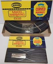 AURORA MODEL MOTORING 9 INCH CURVED RADIUS 9 INCH CRISS CROSS ROADWAYS W/BOXES