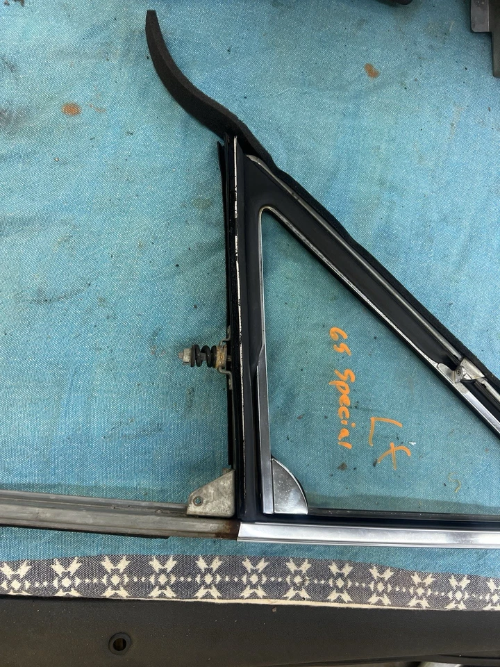 Buick Special LH 1965 conductores ventilación delantera montaje ventana fabricante de equipos originales Foto 3 de 4