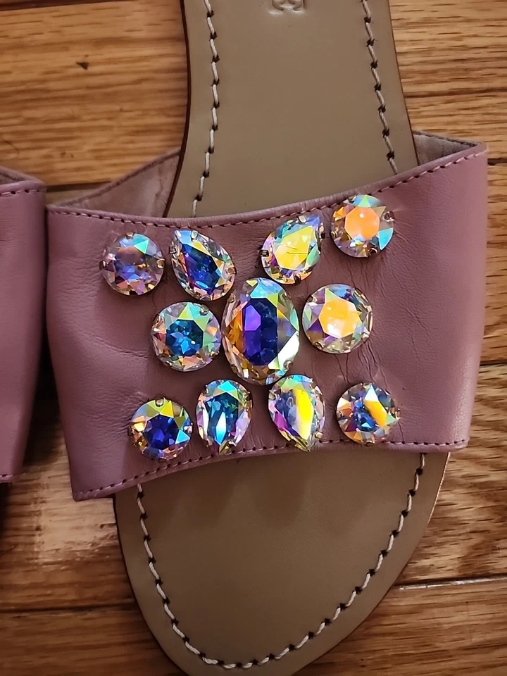 Sandalia Mystique Kentucky de cuero rosa sin cordones con pedrería talla 8 usada en excelente estado  Foto 3 de 4