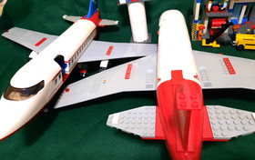 Lego Airport 3182 MegaCity Airport 2 Planes 13 Minis Ambulance CopCar 3 Building
