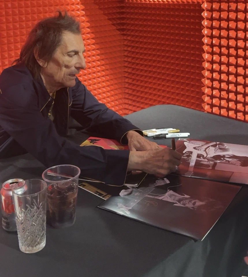 Ronnie Wood SIGNED Fearless LP Vinyl Cover EXACT PHOTO PROOF The Rolling Stones - Image 4 of 4