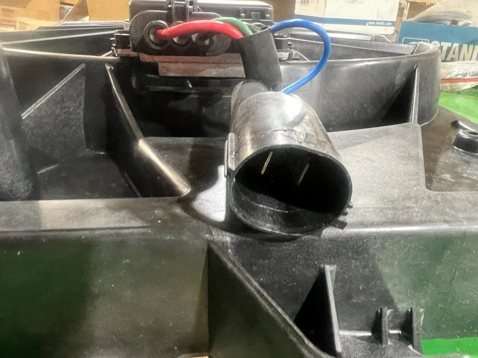 NUEVO conjunto de ventilador de radiador Dorman 621-045 para Ford Taurus 2008-2012 ¡Envío gratuito! Foto 3 de 4