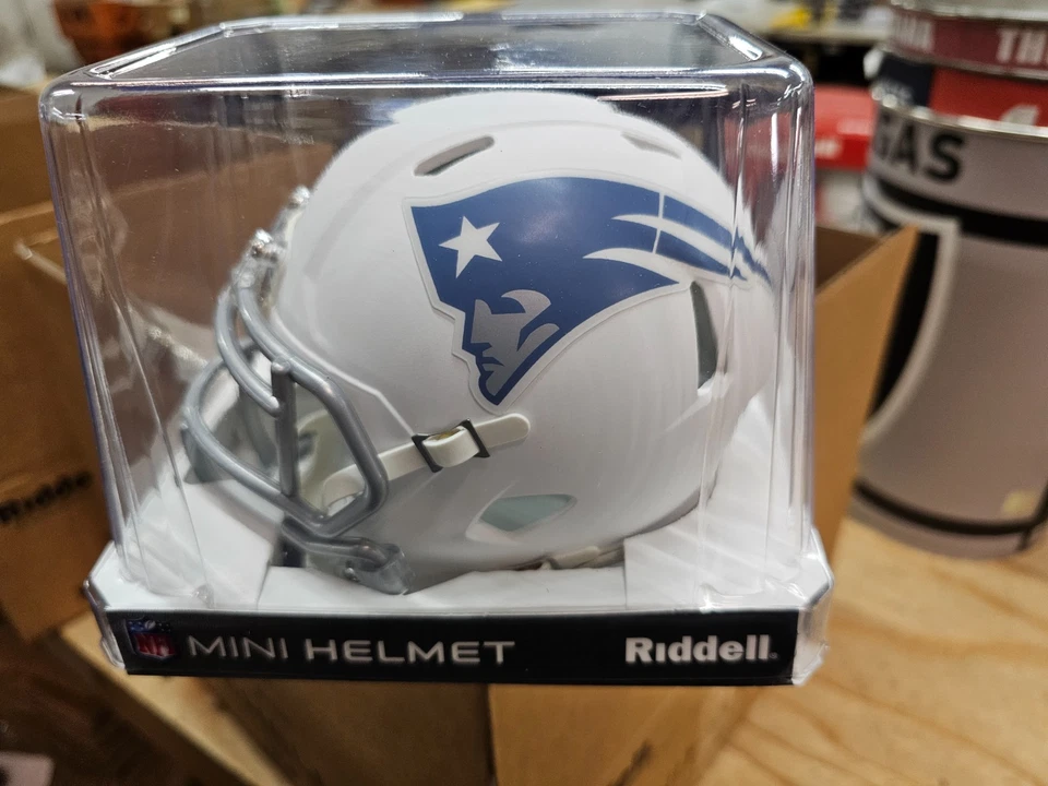 NUEVO ENGLAND PATRIOTS Casco Riddell Réplica Mini Velocidad 2025 RIVALIDAD Alterna Foto 3 de 4