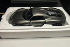GT SPIRIT- 1:12 SCALE PORSCHE 918 SPYDER MODE L{METALLIC GREY}