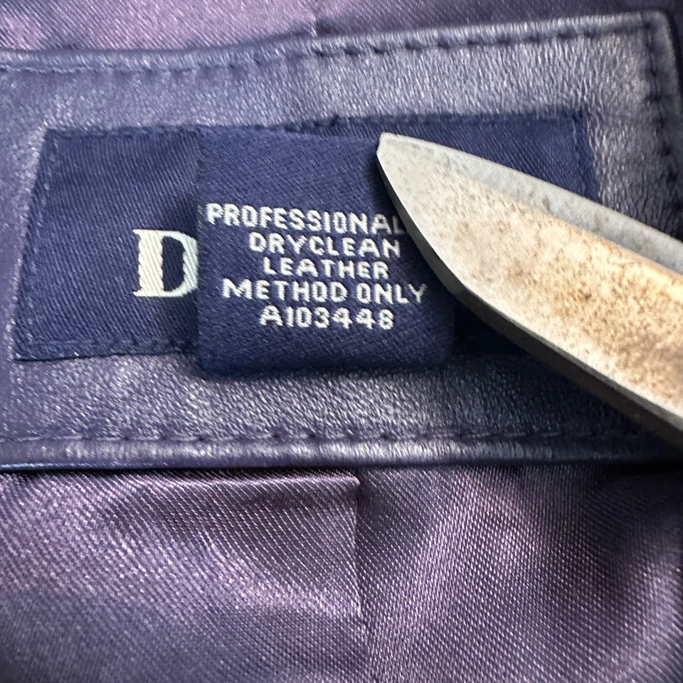 Blazer feminino Denim & Co couro minimalista M dinheiro antigo sob medida roxo macio - Imagem 4 de 4