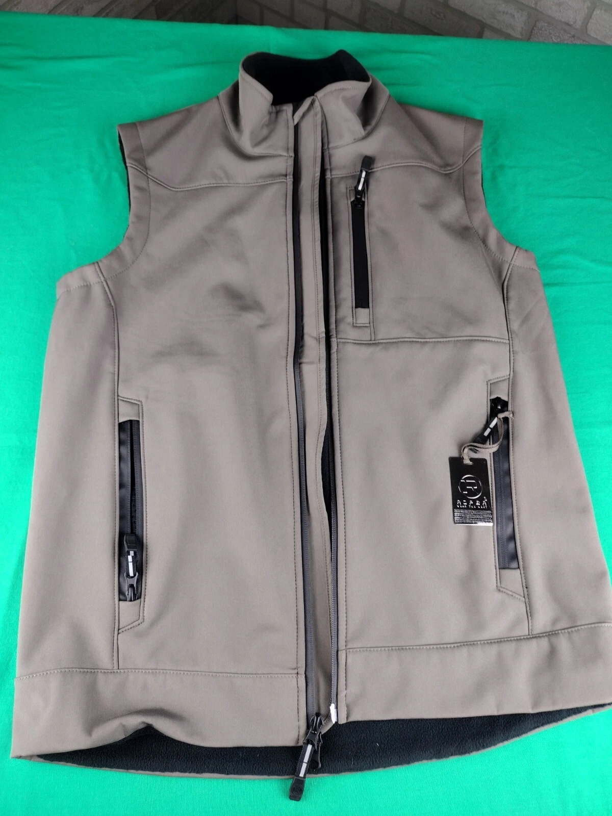 NEW Roper Full Zip Lined Soft Shell Vest Brown Medium CT069688