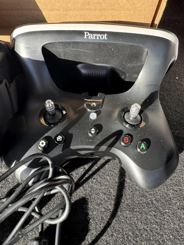 Paquete Parrot Bebop 2 FPV - Skycontroller 2 y gafas de cabina Foto 2 de 4