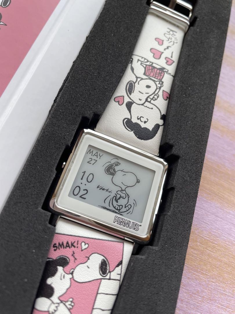 Smart Canvas x Peanuts Smart Campus Snoopy Lucy Digital Watch