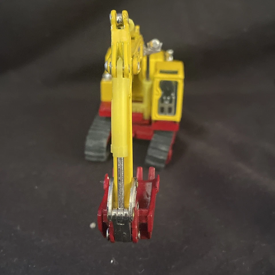 “MINT”.     SHINSEI - KATO HD-850G Fully Hydraulic Excavator 1:64. - Image 2 of 4