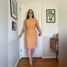 50s Vintage Peach Wiggle Dress w Rhinestone Detailing Sz M