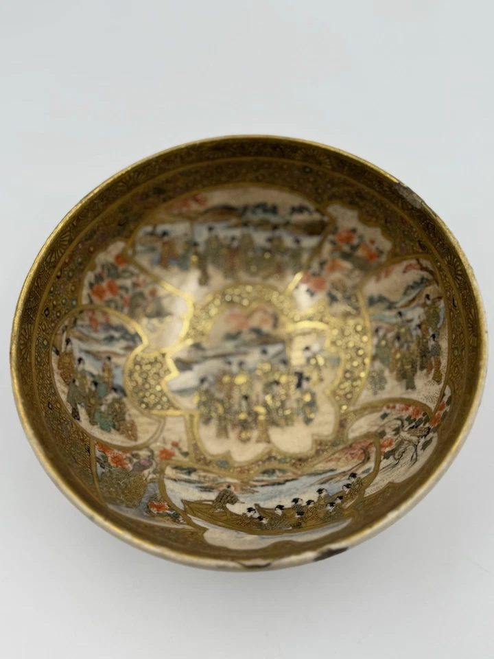 Antiguo cuenco japonés Satsuma Meiji Hododa figuras doradas finas y paneles florales Foto 3 de 4