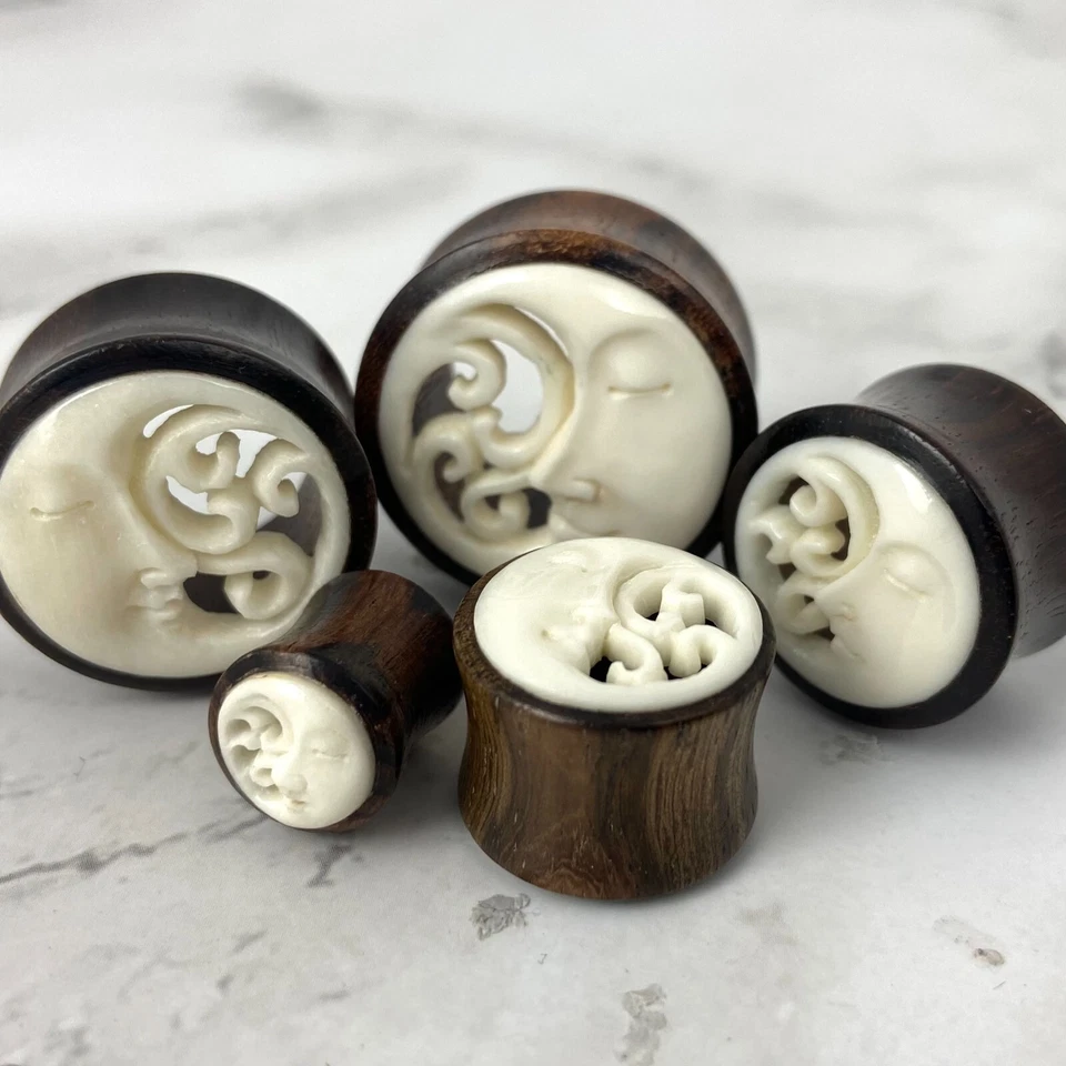 Túneles de madera Sono con incrustación de luna de hueso (PW-342) juego de medidores par de tapones orgánicos Foto 2 de 4