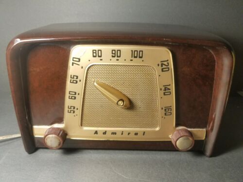 BEAUTIFUL! GREAT CONDITION! 1952 ADMIRAL TUBE RADIO MODEL 5Z22 BAKELITE - WORKS! - 第 1/6 張圖片