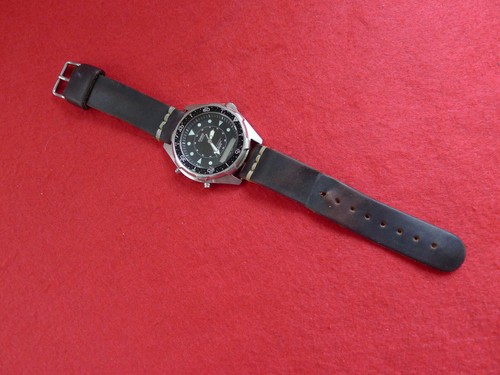 Casio Arnie Watch Men 2701 AMW-320R 46mm Silver Tone Black Dial Needs Battery