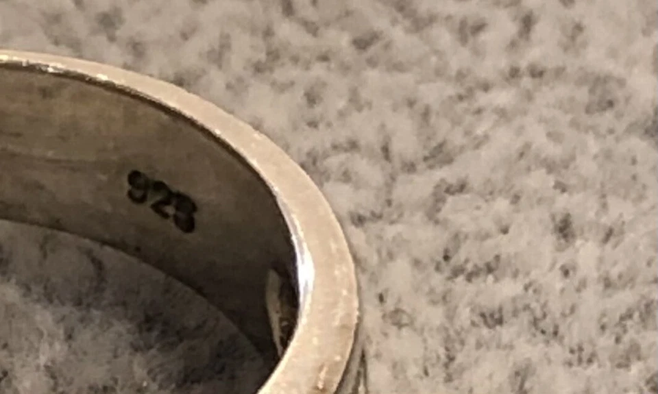 925/- Silberring mit weißen simulierten Diamanten Gr. 50, - Bild 2 von 2