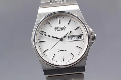 Vintage 1984 [NEAR MINTSEIKO Chronos 8123-7090 white Dial 33mm Quartz Mens Watch