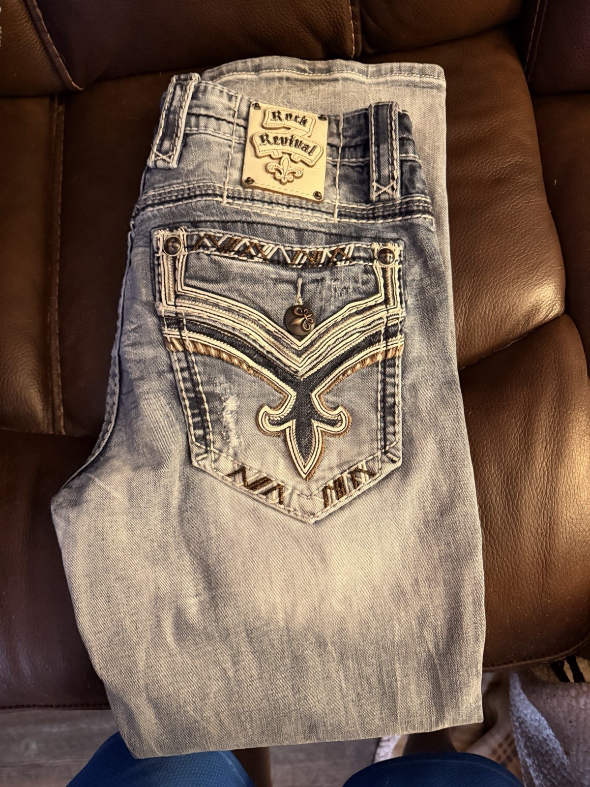 Medium Wash Embroidered Embellished