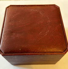 Stubbs - Cube jewellery box in a dark red leather effect