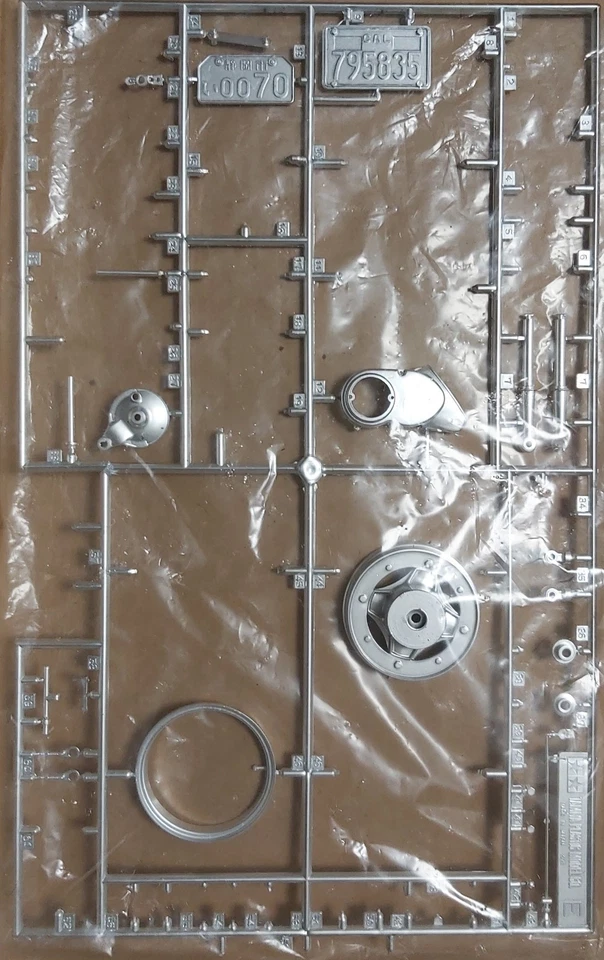 TAMIYA HONDA DAX 70 1/6 X RICAMBI - Immagine 2 di 4