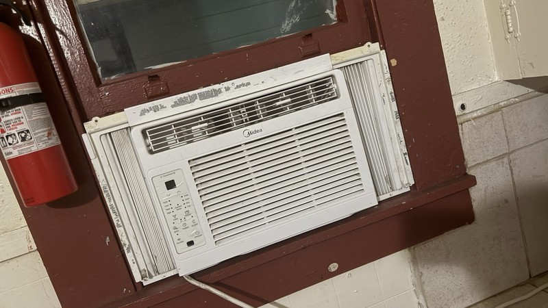 Midea Window Air Conditioner 8000-8999 BTU 115V White Digital Timer Eco