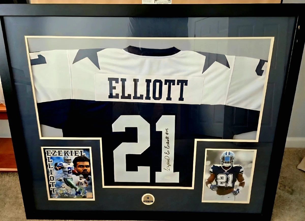 Ezekiel Elliott Dallas Cowboys NFL Original Autographed  display picture 1