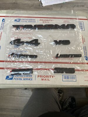 Just Installed Blackout Emblem Overlays And Tailgate Insert. : R/ToyotaTacoma - Foto 5