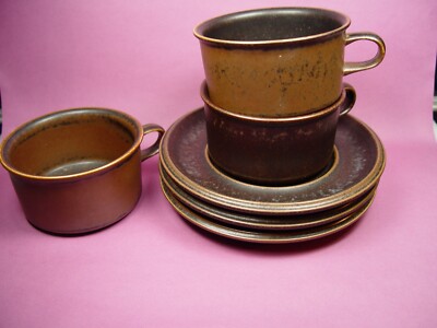 °°° ARABIA IITTALA SERVICE:  RUSKA 1 TEETASSE + 1 PASSENDE UNTERTASSE °°°