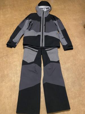Peak Performance Ski/Snowboard Jacket/Coat Mens Size M Black Peak Performance Ski/Snowboard Jacket/Coat Mens Size M Black