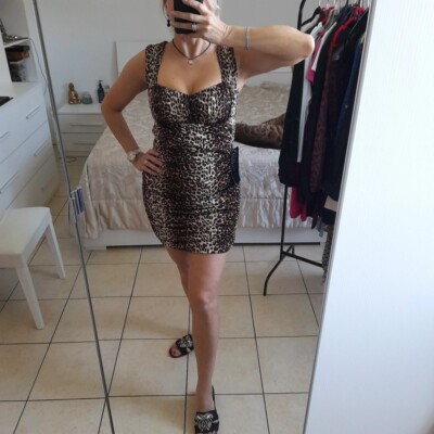 Minikleid aus 100% Seide Leopard BEBE Gr. M