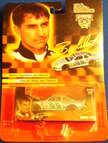 1999 Mark Martin EAGLE ONE NASCAR RULES with CAR TEMPLATE 1/64 Racing Champions - Picture 2 of 3