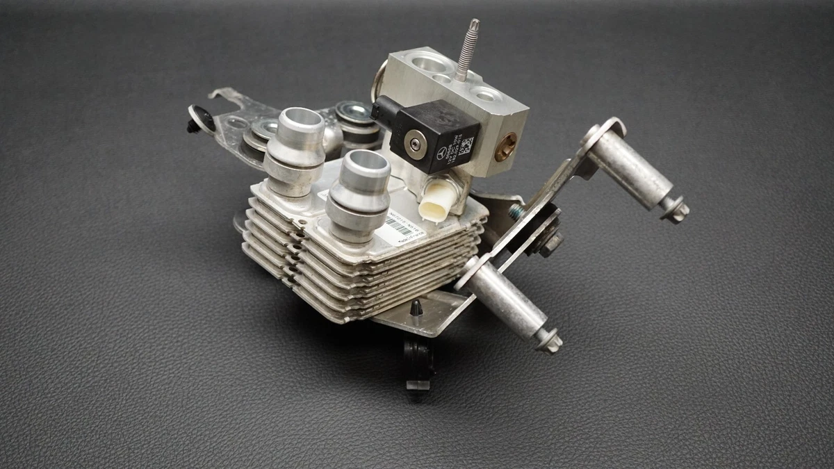GENUINE MERCEDES BENZ E-CLASS W213 EVAPORATOR A2138306801 