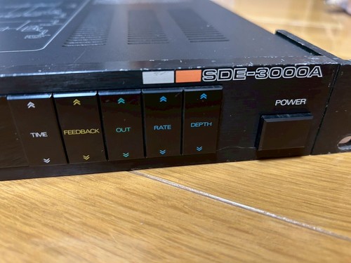 Roland SDE-3000A Echo Effect Processor Rack Digital Delay  Very Good FS - Picture 5 of 8