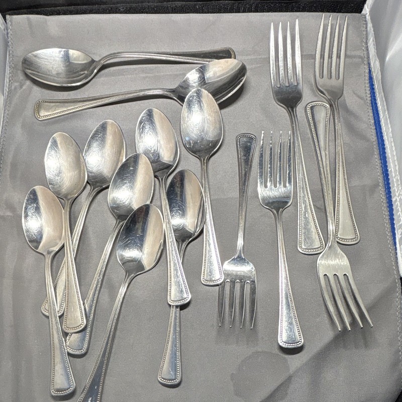 Oneida Stainless Steel Flatware Set 15- Piece Beaded Handle Spoons Forks used