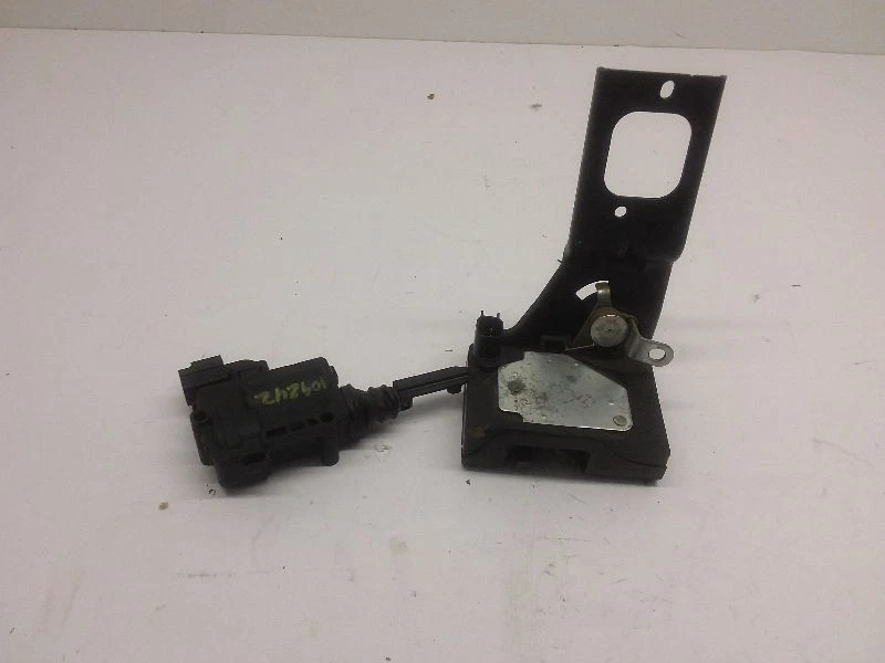 OEM 2008 - 2012 FORD ESCAPE TRUNK LID TAIL LIFT GATE LATCH LOCK and ACTUATOR - Image 3 of 4