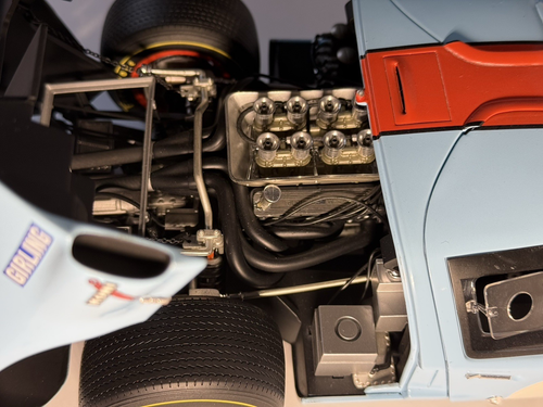 GMP 1/12 Scale Diecast 12073 - Ford GT40 Gulf 1969 #6 Gulf Blue/Orange - Picture 13 of 24