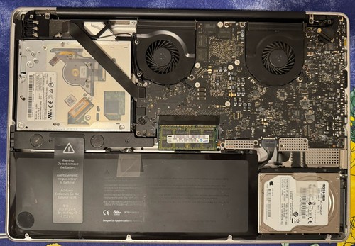Macbook Pro 17 Modello A1297 early 2011 Intel Core i7 Leggere Descrizione - Afbeelding 8 van 13