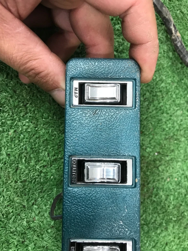 Mercury Cougar XR7 1969 1970 panel de interruptor de tablero central 69 70 Foto 3 de 4