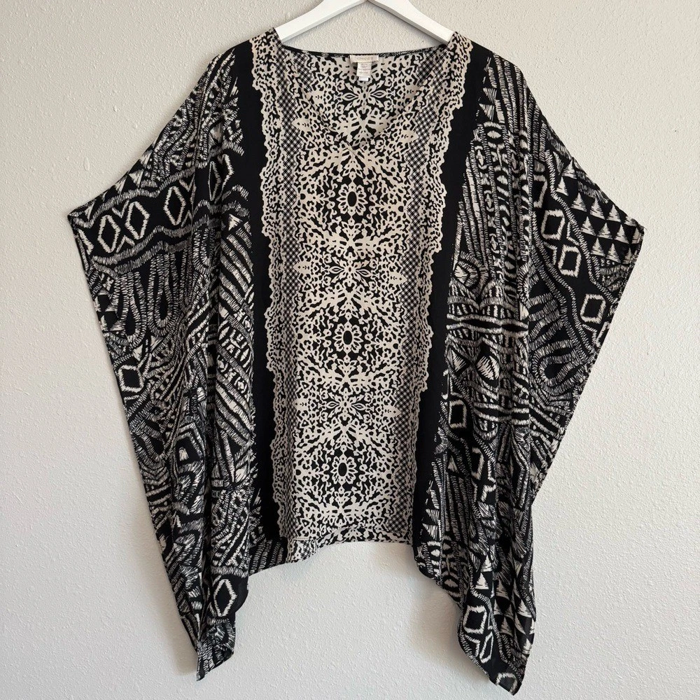 Chico's Geometric Border Print Poncho Top S/M - Black & White Boho Chic Topper