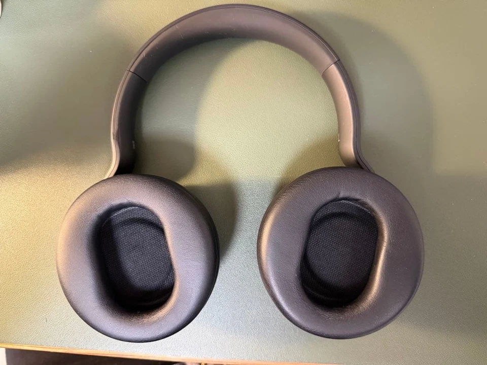 Microsoft Surface Headphones 2 ‎QXL-00015 Wireless Noise Cancelling Black Used - Image 2 of 4